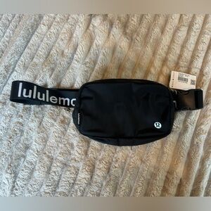 Lululemon Everywhere Belt Bag 1L